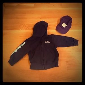 Seahawks coat and U.W. Huskies hat!